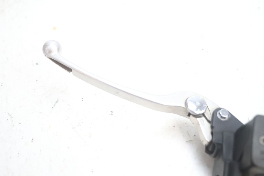 photo de REAR BRAKE MASTER CYLINDER SUZUKI BURGMAN EXECUTIVE ABS 650 (2006 - 2012) - Technical close-up