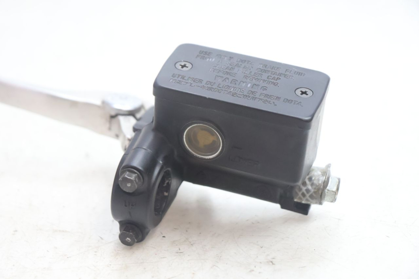 photo de REAR BRAKE MASTER CYLINDER SUZUKI BURGMAN EXECUTIVE ABS 650 (2006 - 2012) - Fixing points details
