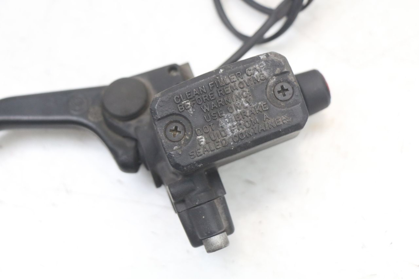 photo de REAR BRAKE MASTER CYLINDER BMW C1 125 (2000 - 2003) - Zoom on usage condition