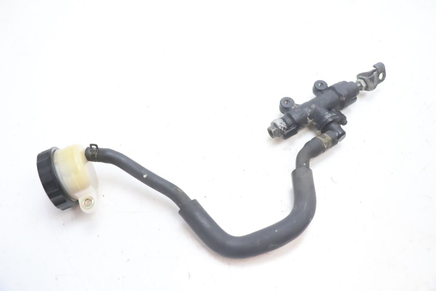 photo de REAR BRAKE MASTER CYLINDER HONDA CB F HORNET 600 (2005 - 2006) - Surface and material condition