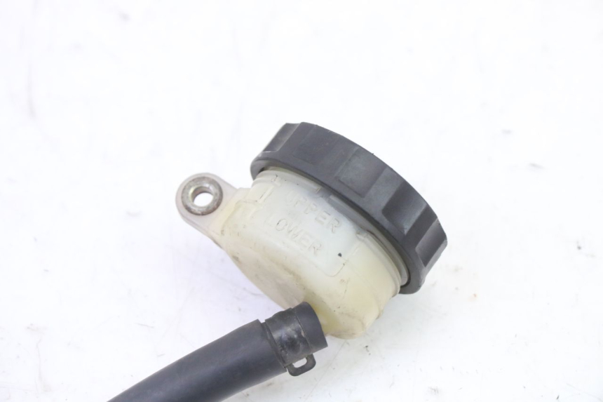 photo de REAR BRAKE MASTER CYLINDER HONDA CBR RR FIREBLADE 900 (1992 - 1994) - Zoom on usage condition