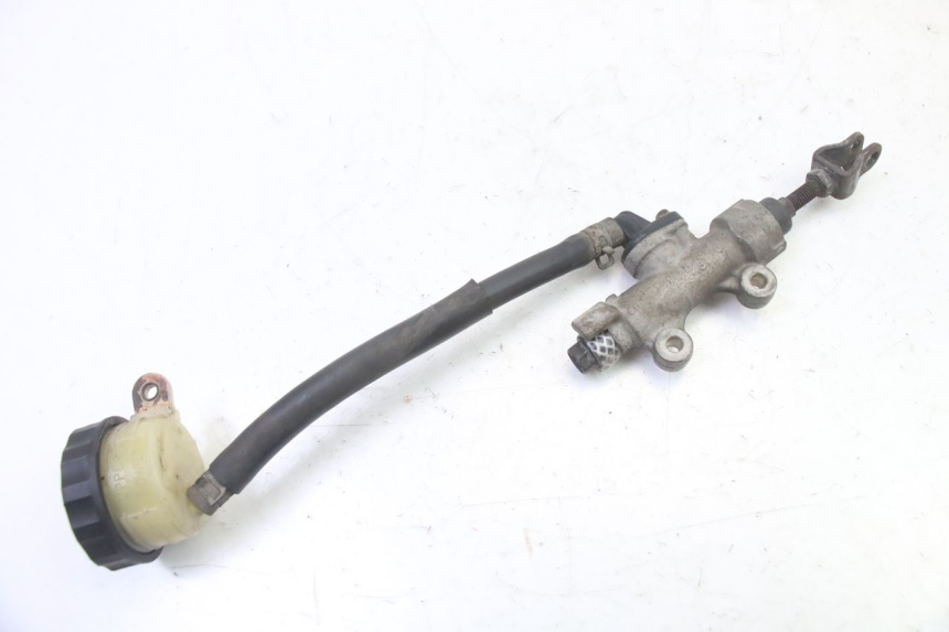 photo de REAR BRAKE MASTER CYLINDER HONDA CBR RR FIREBLADE 900 (1992 - 1994) - Alternative perspective