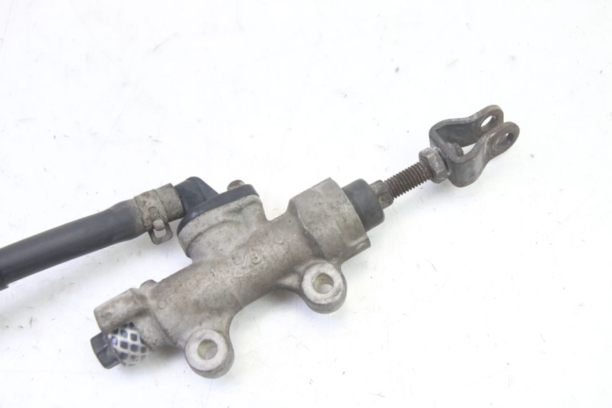 photo de REAR BRAKE MASTER CYLINDER HONDA CBR RR FIREBLADE 900 (1992 - 1994) - Fixing points details