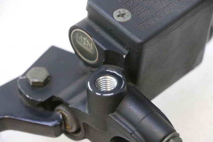 photo de REAR BRAKE MASTER CYLINDER PEUGEOT CITYSTAR 2T 50 (2018 - 2021) - Fixing points details