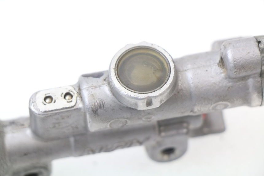 photo de REAR BRAKE MASTER CYLINDER HONDA CRF CR-F 450 (2001 - 2005) - Alternative perspective