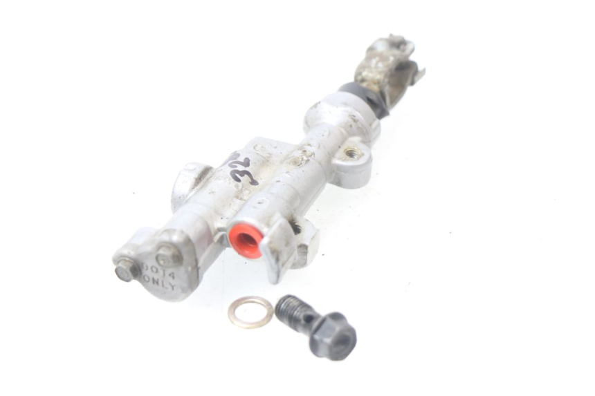 photo de REAR BRAKE MASTER CYLINDER HONDA CRF CR-F 450 (2001 - 2005) - Product overview