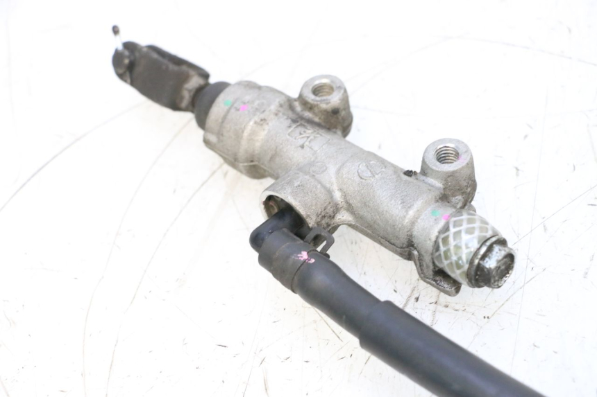 photo de REAR BRAKE MASTER CYLINDER KAWASAKI ER-6 ER6 F ABS 650 (2012 - 2016) - Alternative perspective
