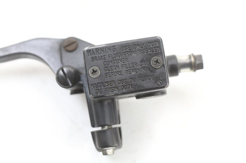 photo de REAR BRAKE MASTER CYLINDER HONDA FES S-WING SWING ABS 125 (2007 - 2015) - Zoom on usage condition