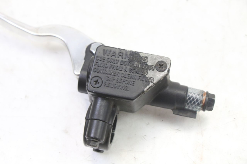 photo de REAR BRAKE MASTER CYLINDER SYM FIDDLE 3 III 125 (2014 - 2020) - Zoom on usage condition