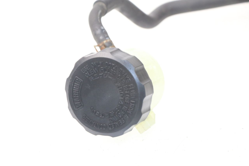 photo de REAR BRAKE MASTER CYLINDER YAMAHA FJR ABS 1300 (2006 - 2012) - Alternative perspective