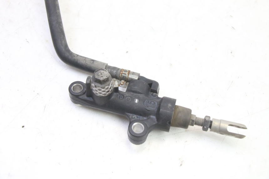 photo de REAR BRAKE MASTER CYLINDER YAMAHA FJR ABS 1300 (2016 - 2020) - Alternative perspective