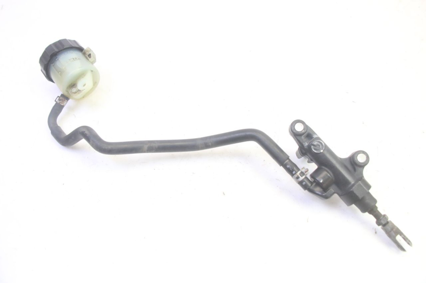 photo de REAR BRAKE MASTER CYLINDER YAMAHA FJR ABS 1300 (2006 - 2012) - Alternative perspective