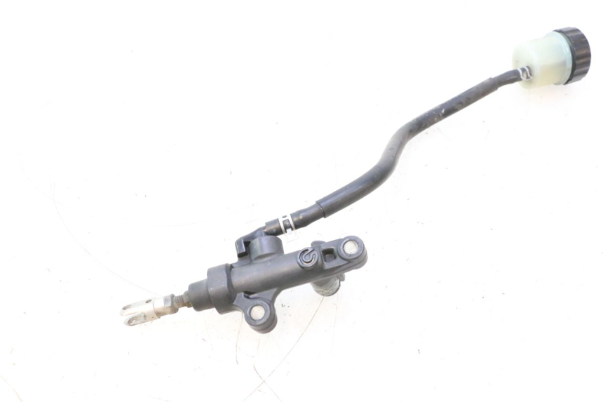 photo de REAR BRAKE MASTER CYLINDER YAMAHA FJR 1300 (2001 - 2005) - Fixing points details