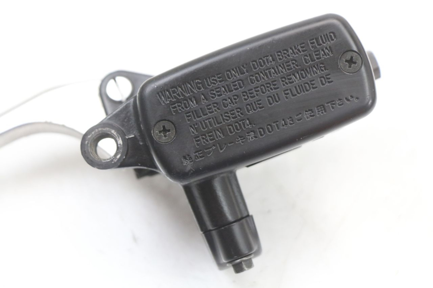 photo de REAR BRAKE MASTER CYLINDER HONDA FJS SILVER WING SILVERWING 400 (2005 - 2008) - Zoom on usage condition