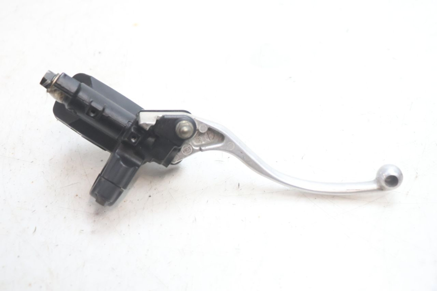 photo de REAR BRAKE MASTER CYLINDER HONDA FJS SILVER WING SILVERWING 400 (2005 - 2008) - Fixing points details