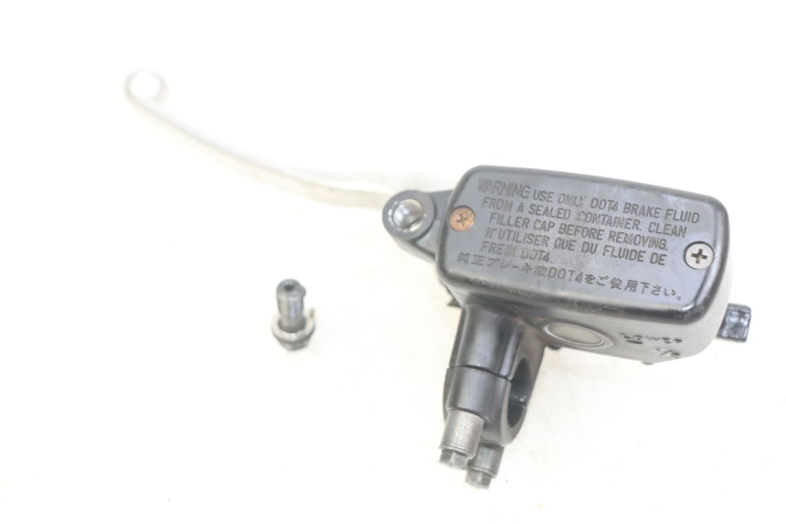 photo de REAR BRAKE MASTER CYLINDER HONDA FJS SILVERWING SILVER WING 400 (2009 - 2016) - Technical close-up