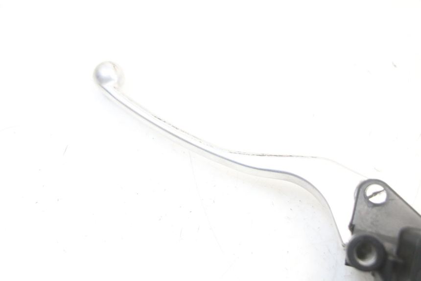 photo de REAR BRAKE MASTER CYLINDER HONDA FORZA 125 (2021 - 2025) - Technical close-up