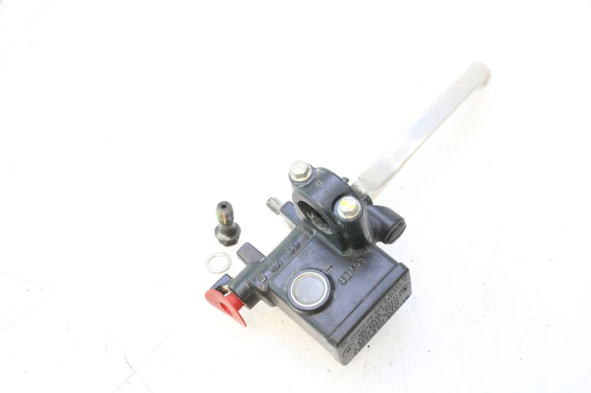 photo de REAR BRAKE MASTER CYLINDER HONDA FORZA 125 (2015 - 2016) - Alternative perspective