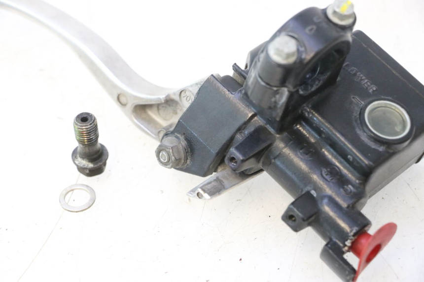 photo de REAR BRAKE MASTER CYLINDER HONDA FORZA 125 (2015 - 2016) - Product overview
