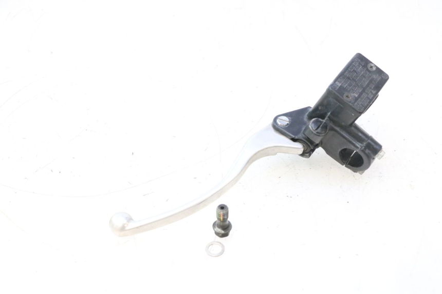 photo de REAR BRAKE MASTER CYLINDER HONDA FORZA 125 (2015 - 2016) - Surface and material condition