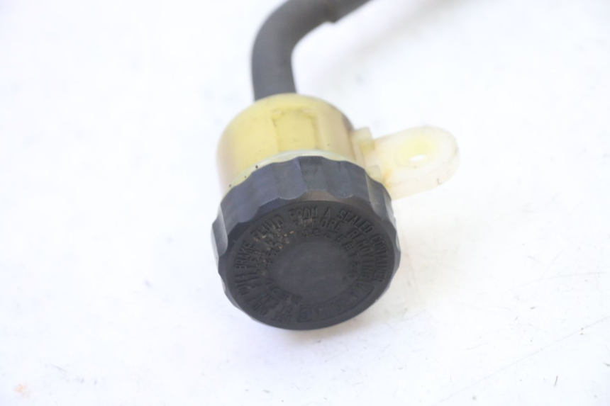 photo de REAR BRAKE MASTER CYLINDER YAMAHA FZ6 FAZER S2 600 (2007 - 2011) - Fixing points details
