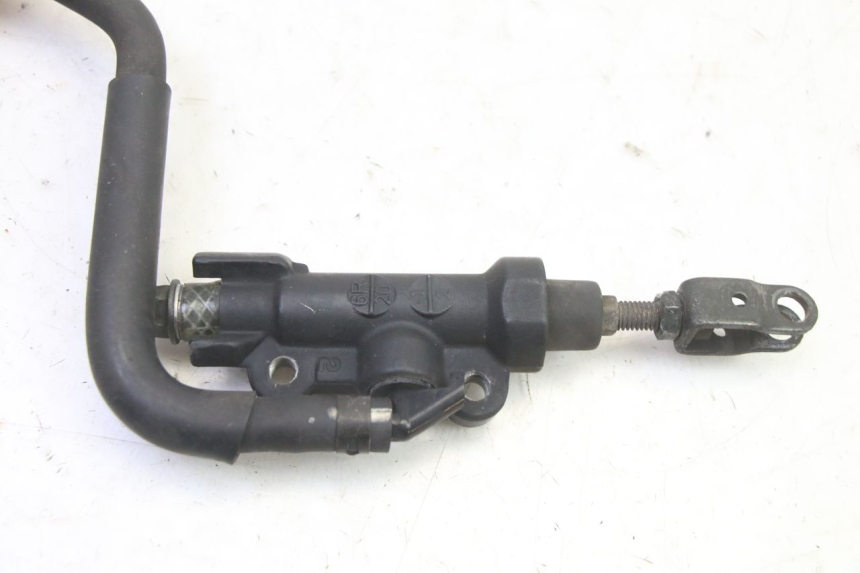 photo de REAR BRAKE MASTER CYLINDER YAMAHA FZ6 FAZER S2 600 (2007 - 2011) - Surface and material condition