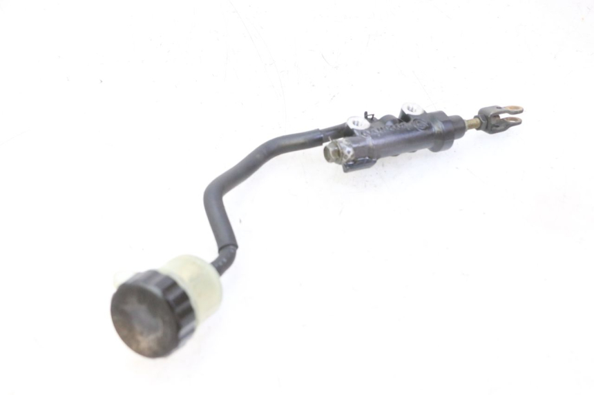 photo de REAR BRAKE MASTER CYLINDER YAMAHA FZ6 N FAZER 600 (2004 - 2006) - Alternative perspective