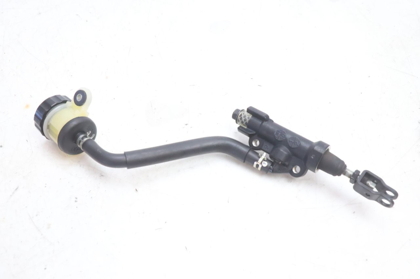 photo de REAR BRAKE MASTER CYLINDER YAMAHA FZ8 800 (2010 - 2016) - Technical close-up