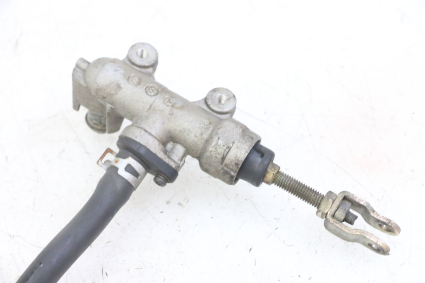 photo de REAR BRAKE MASTER CYLINDER SUZUKI GS GSE 500 (2001 - 2003) - Alternative perspective
