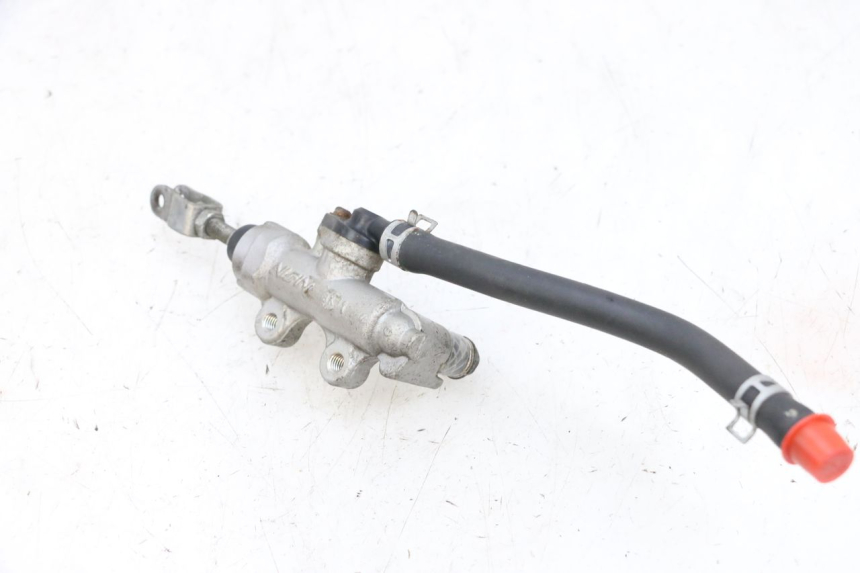 photo de REAR BRAKE MASTER CYLINDER SUZUKI GSF N BANDIT 600 (1996 - 1999) - Product overview