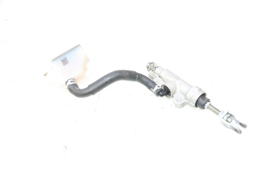 photo de REAR BRAKE MASTER CYLINDER SUZUKI GSR 600 (2005 - 2012) - Component detail