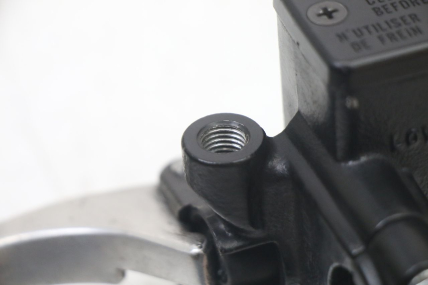 photo de REAR BRAKE MASTER CYLINDER HONDA FORZA 125 (2021 - 2025) - Alternative perspective