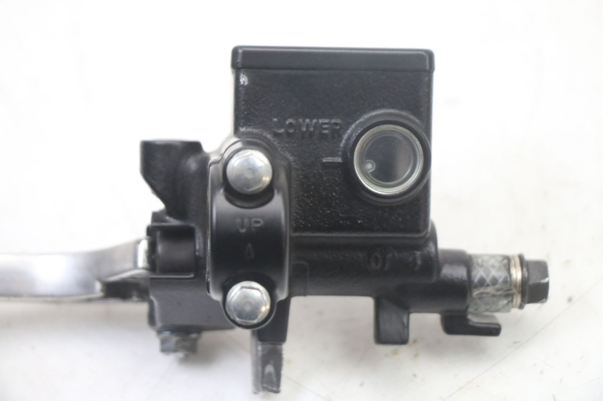 photo de REAR BRAKE MASTER CYLINDER HONDA FORZA 125 (2021 - 2025) - Technical close-up