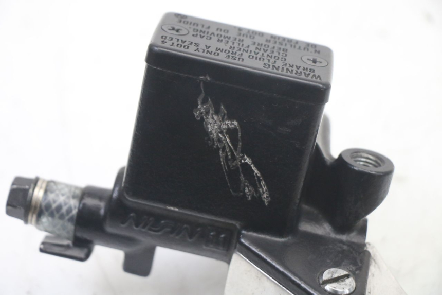 photo de REAR BRAKE MASTER CYLINDER HONDA FORZA 125 (2021 - 2025) - Fixing points details