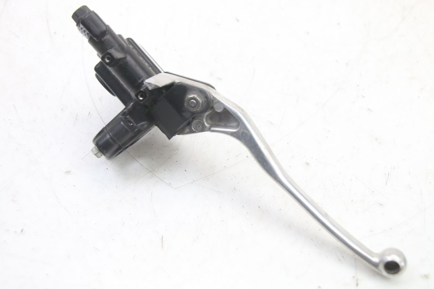 photo de REAR BRAKE MASTER CYLINDER HONDA SH i 300 (2015 - 2020) - Fixing points details
