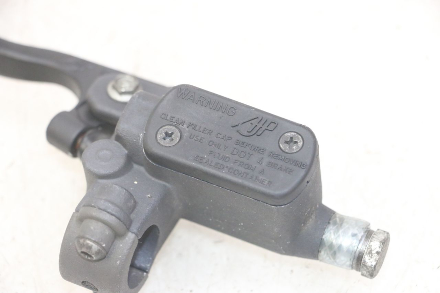 photo de REAR BRAKE MASTER CYLINDER PEUGEOT JET FORCE CARBU 50 (2003 - 2016) - Technical close-up