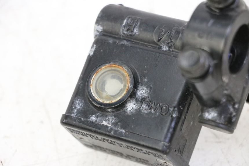 photo de REAR BRAKE MASTER CYLINDER SYM JOYMAX 125 (2010 - 2017) - Alternative perspective