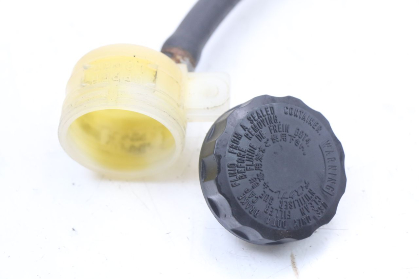 photo de REAR BRAKE MASTER CYLINDER KAWASAKI GTR 1000 (1994 - 2004) - Checked used part