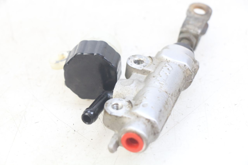 photo de REAR BRAKE MASTER CYLINDER KAWASAKI KX 85 (2001 - 2013) - Fixing points details