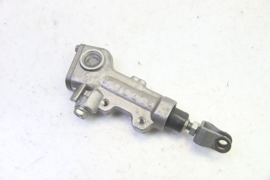 photo de REAR BRAKE MASTER CYLINDER KAWASAKI KXF KX-F 250 (2017 - 2019) - Alternative perspective