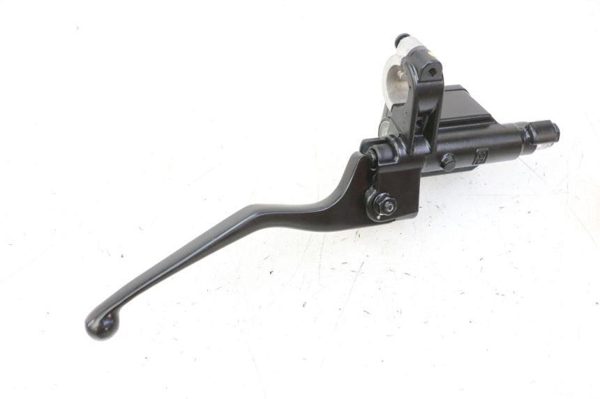 photo de REAR BRAKE MASTER CYLINDER PIAGGIO MP3 HPE 310 (2024 - 2025) - Zoom on usage condition