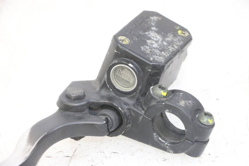 photo de REAR BRAKE MASTER CYLINDER PIAGGIO MP3 LT 300 (2010 - 2016) - Fixing points details