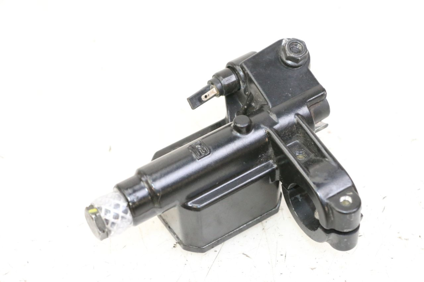 photo de REAR BRAKE MASTER CYLINDER PIAGGIO MP3 500 (2014 - 2017) - Alternative perspective