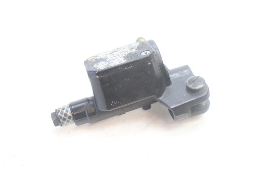 photo de REAR BRAKE MASTER CYLINDER PIAGGIO MP3 500 (2016 - 2018) - Alternative perspective