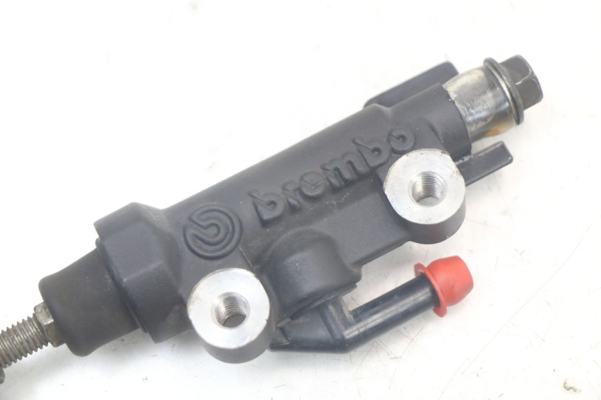 photo de REAR BRAKE MASTER CYLINDER YAMAHA MT-07 MT07 ABS 700 (2014 - 2017) - Alternative perspective