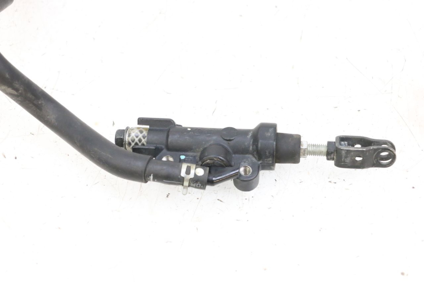 photo de REAR BRAKE MASTER CYLINDER YAMAHA MT-07 MT07 ABS 700 (2018 - 2020) - Fixing points details