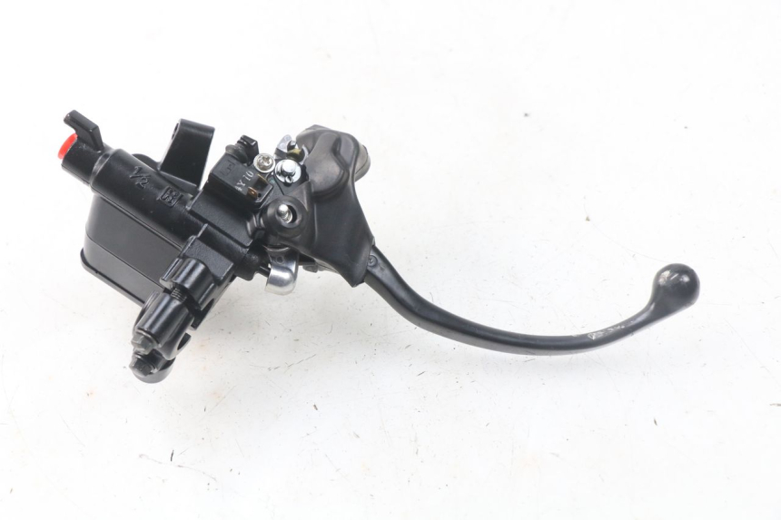 photo de REAR BRAKE MASTER CYLINDER MBK MW TRYPTIK 125 (2017 - 2022) - Zoom on usage condition
