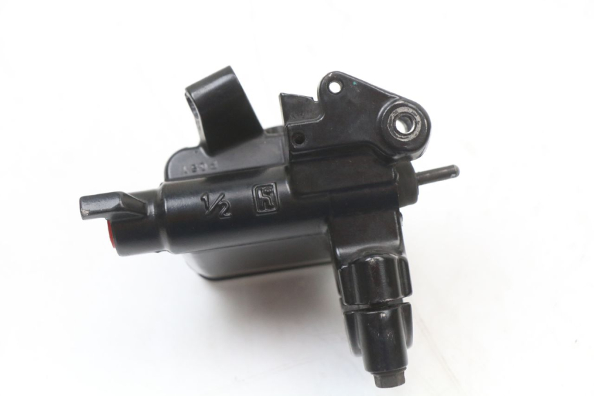 photo de REAR BRAKE MASTER CYLINDER MBK MW TRYPTIK 125 (2014 - 2016) - Fixing points details