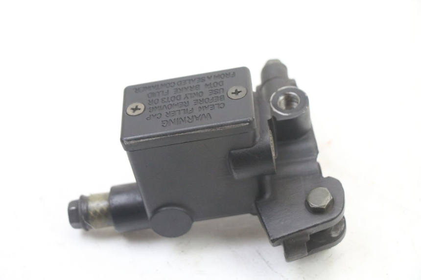 photo de REAR BRAKE MASTER CYLINDER PEUGEOT CITYSTAR 125 (2011 - 2017) - Zoom on usage condition