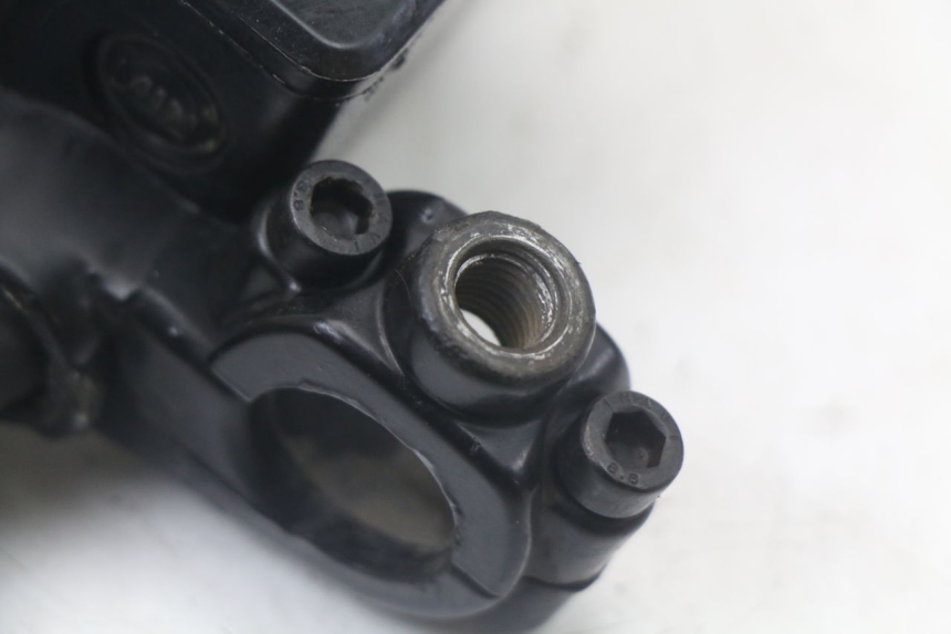 photo de REAR BRAKE MASTER CYLINDER PIAGGIO BEVERLY 125 (1998 - 2005) - Alternative perspective